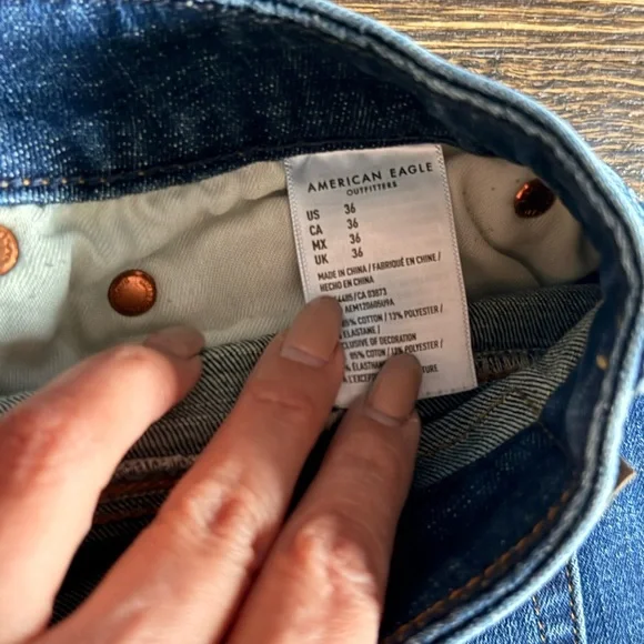 American Eagle Outfitters Ripped Denim Men's Shorts - Picture 4 of 4